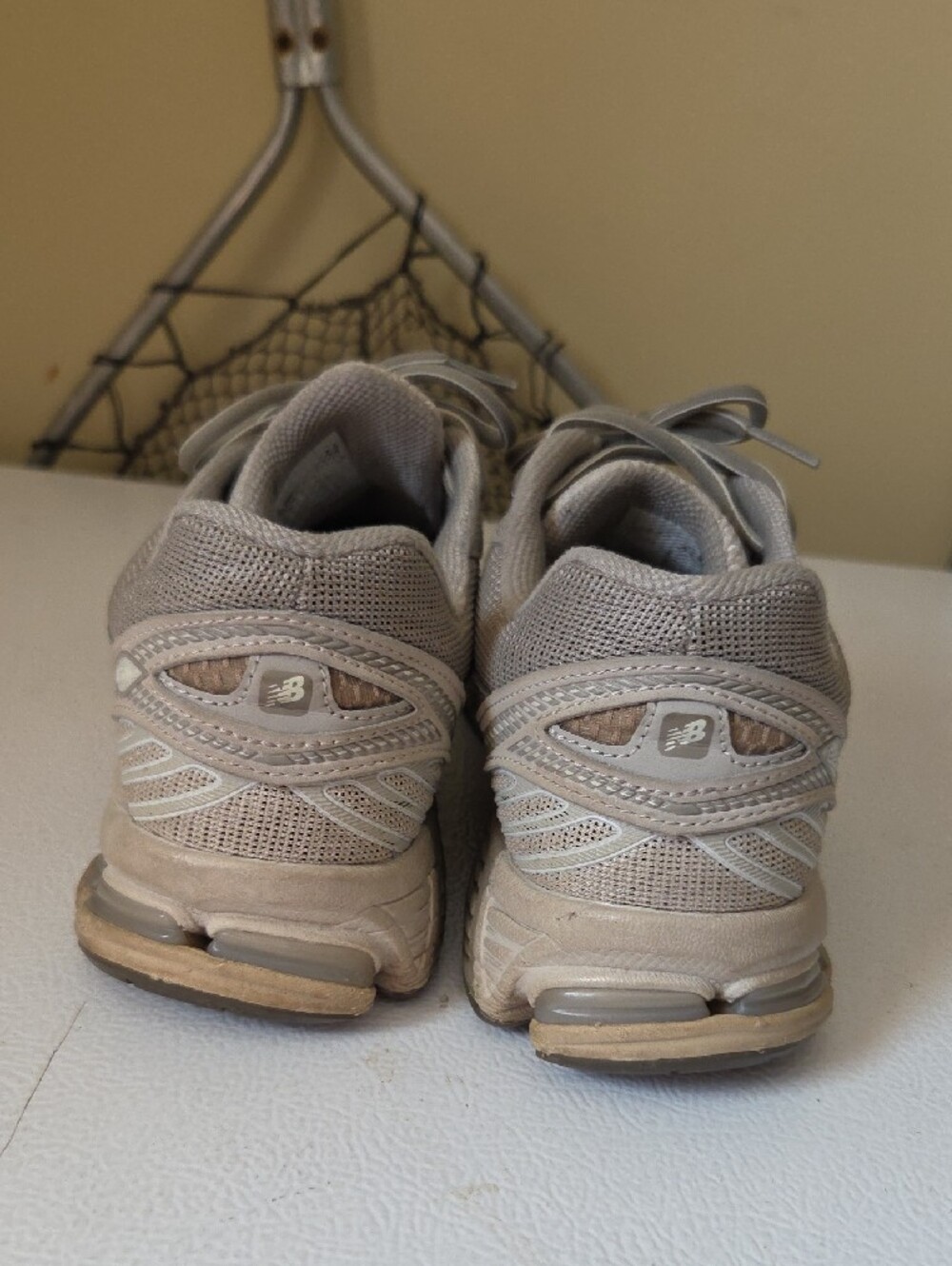 New Balance Men's Light Gray Athletic Sneakers Mars 860v2 - Picture 3 of 4